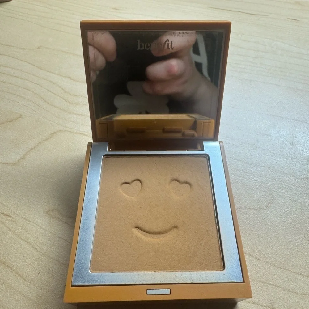 Orange Box with Heart Eyes Emoji